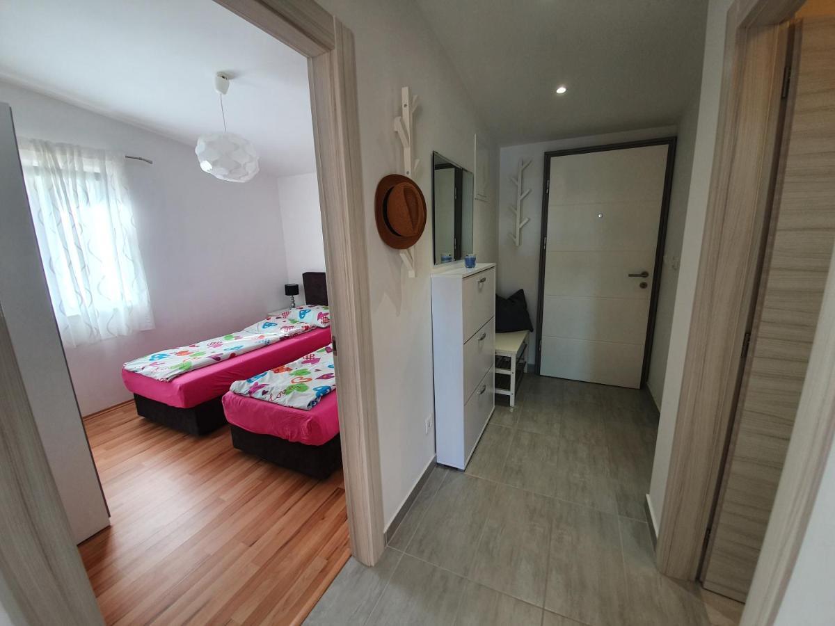 Comfortable Family Apt Iris 20M From Beach In Mandre Eksteriør billede