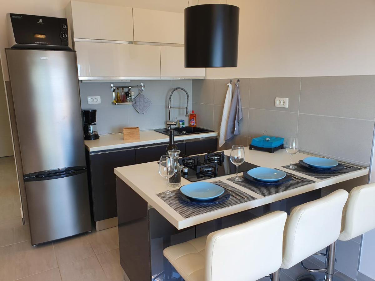 Comfortable Family Apt Iris 20M From Beach In Mandre Eksteriør billede
