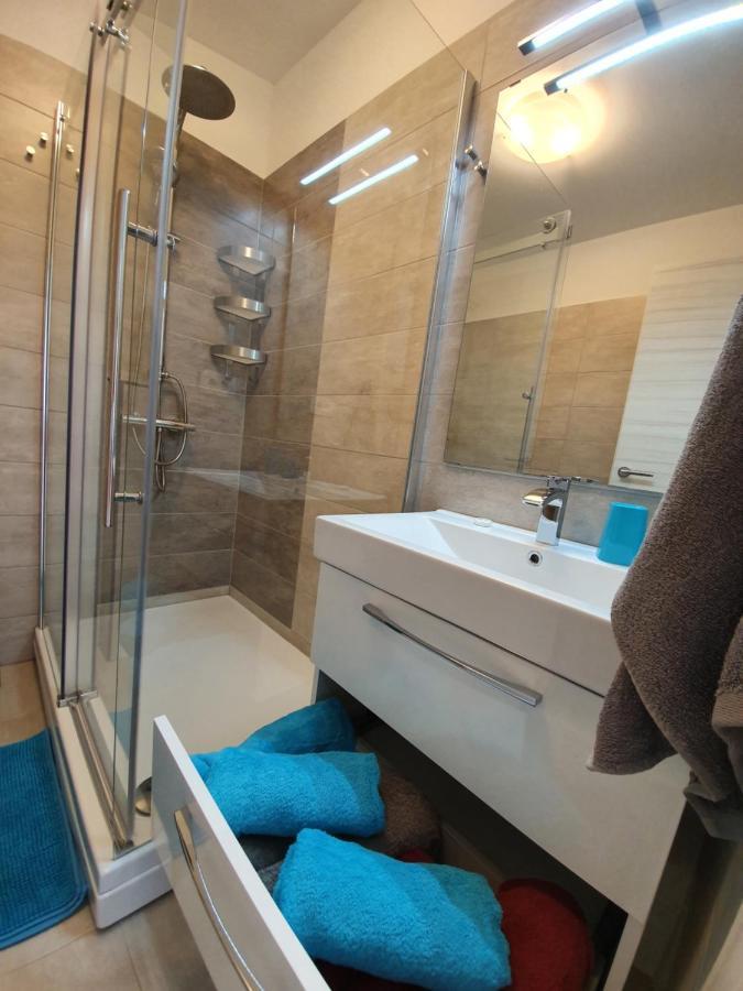 Comfortable Family Apt Iris 20M From Beach In Mandre Eksteriør billede